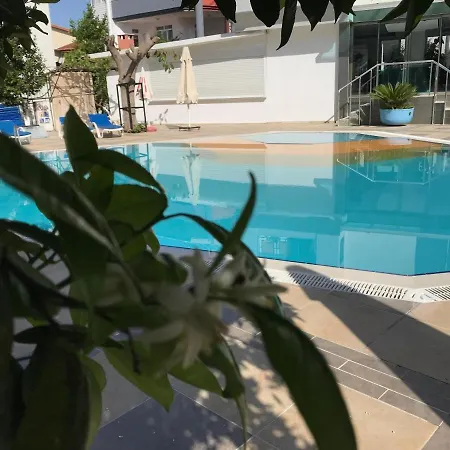 Kahraman Hotell 2*
