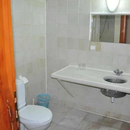 Kahraman Hotell 2*